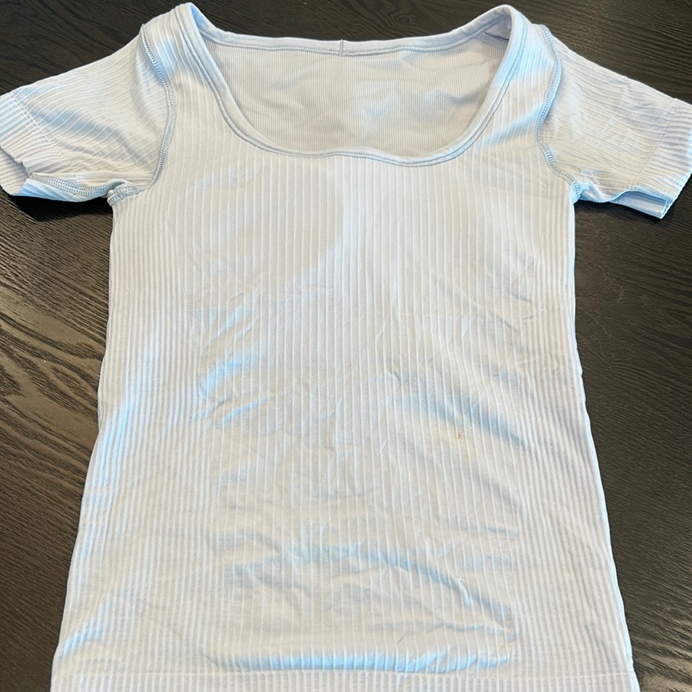 Lululemon ebb to street top